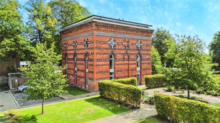 2 Bedroom Maisonette For Sale In Bath Road, Reading, Berkshire, RG1