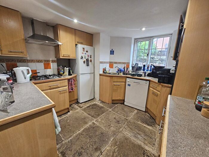 6 Bedroom House To Rent In Consort Street, Leeds, LS3