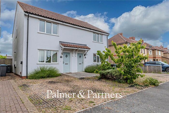 2 Bedroom Semi-Detached House For Sale In Edwin Avenue, Woodbridge, Suffolk, IP12