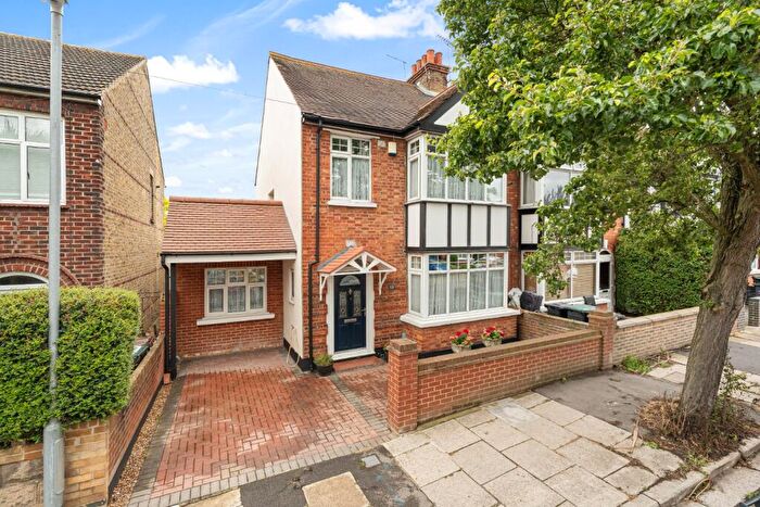 4 Bedroom Semi-Detached House To Rent In Lingfield Road, Gravesend, Kent, DA12