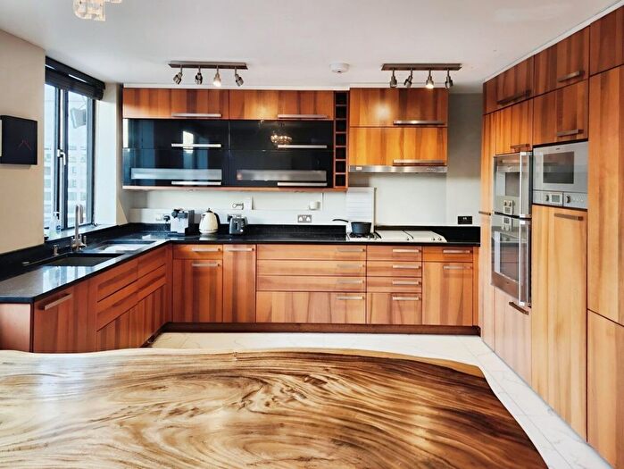 3 Bedroom Flat To Rent In Chesterton Square, London, W8