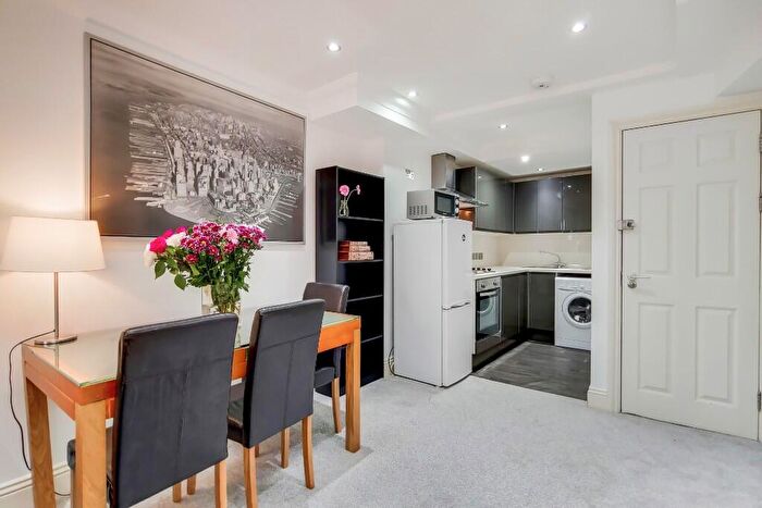 2 Bedroom Flat To Rent In Bell Street, London, NW1