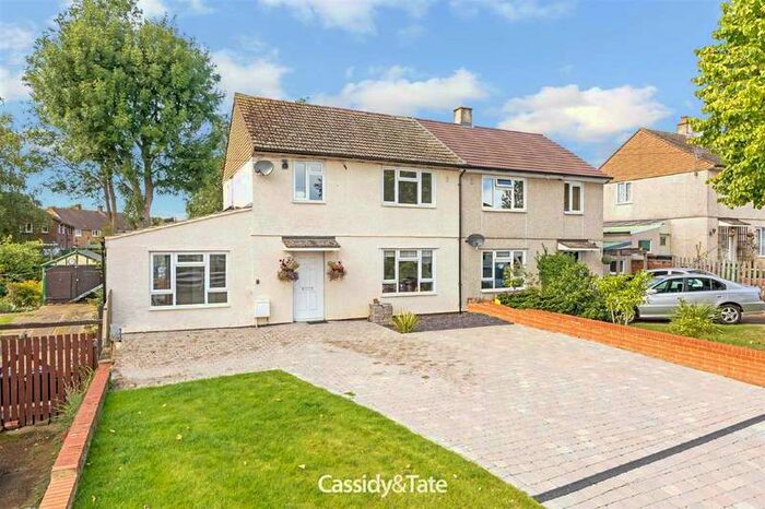 4 Bedroom Semi-Detached House To Rent In Green Lane, St Albans, AL3