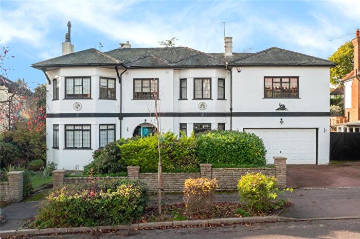 5 Bedroom Detached House For Sale In Woodland Way, Woodford Green, IG8