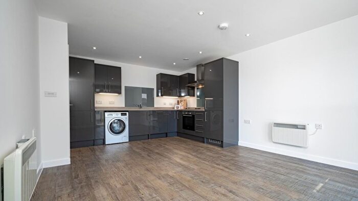 1 Bedroom Flat To Rent In Queensway, Southampton, SO14