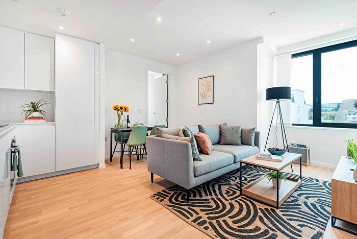 2 Bedroom Flat To Rent In Queens Road, Reading, RG1