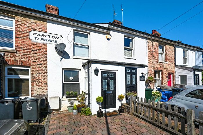 2 Bedroom Terraced House For Sale In Queens Road, Crowborough, TN6