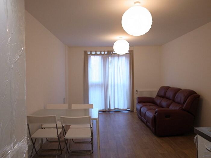 1 Bedroom Flat To Rent In Connersville Way, Croydon, CR0