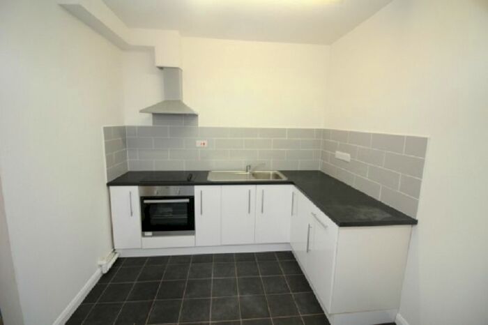 2 Bedroom Flat To Rent In Flat 5, 9-17 Waterloo Road, Hakin, Milford Haven SA73