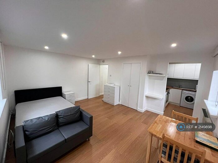 Studio To Rent In Coopers Lodge, Kingston Upon Thames, KT2