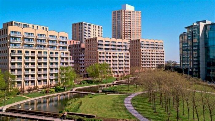 2 Bedroom Flat To Rent In Lakeside Drive, London, NW10