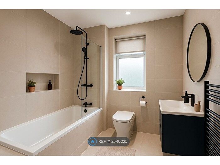 2 Bedroom Flat To Rent In Haynes Lan, Bristol, BS16