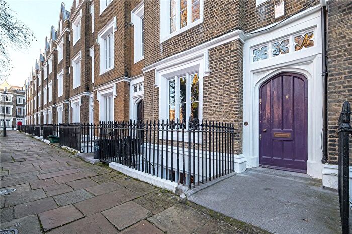 4 Bedroom Terraced House For Sale In Lonsdale Square, Barnsbury, Islington, London, N1