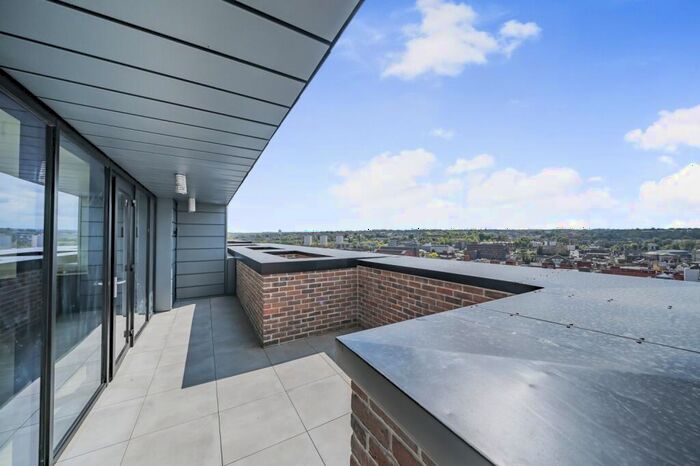 2 Bedroom Flat To Rent In Whiffens Avenue Chatham, ME4