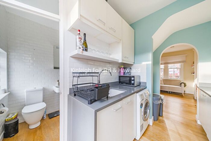 2 Bedroom Detached House To Rent In Derinton Road, Tooting, London, SW17