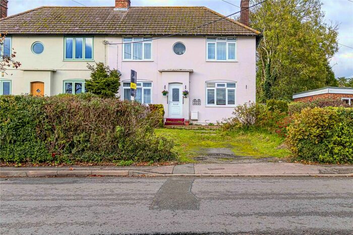 3 Bedroom Semi-Detached House For Sale In Stanbridge Road, Tilsworth, LU7