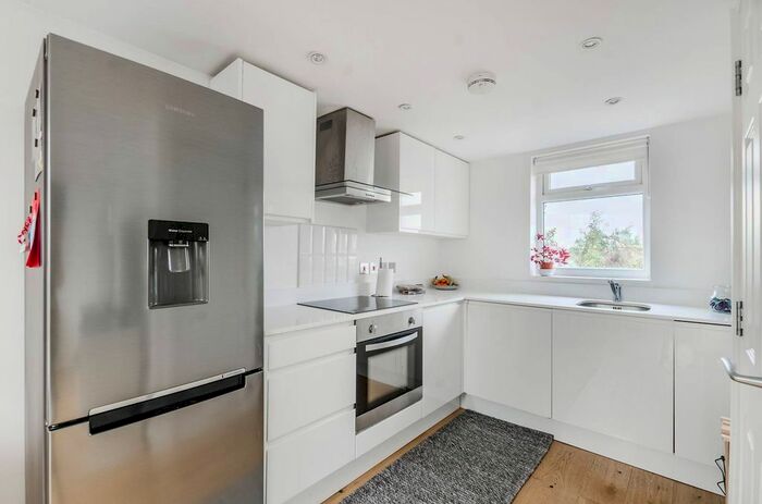 1 Bedroom Flat For Sale In East Dulwich Grove, East Dulwich, London, SE22