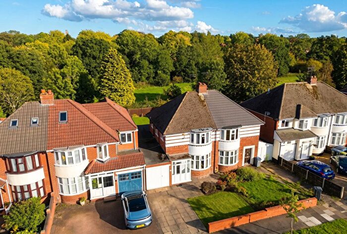 3 Bedroom Semi Detached House For Sale In Colebourne Road, Kings Heath, B13