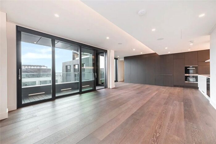 2 Bedroom Flat To Rent In Oxford Street, London, W1F
