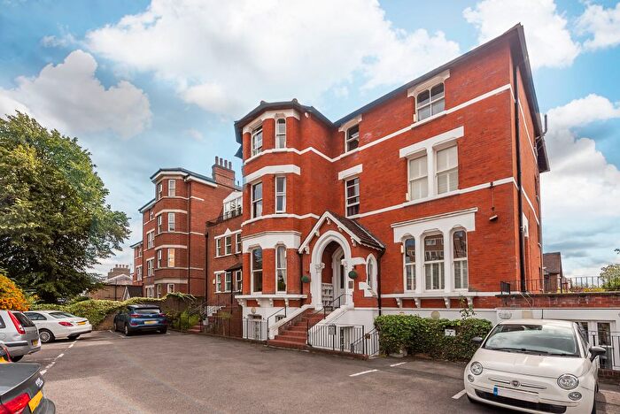 1 Bedroom Flat For Sale In Upper Richmond Road, London, SW15