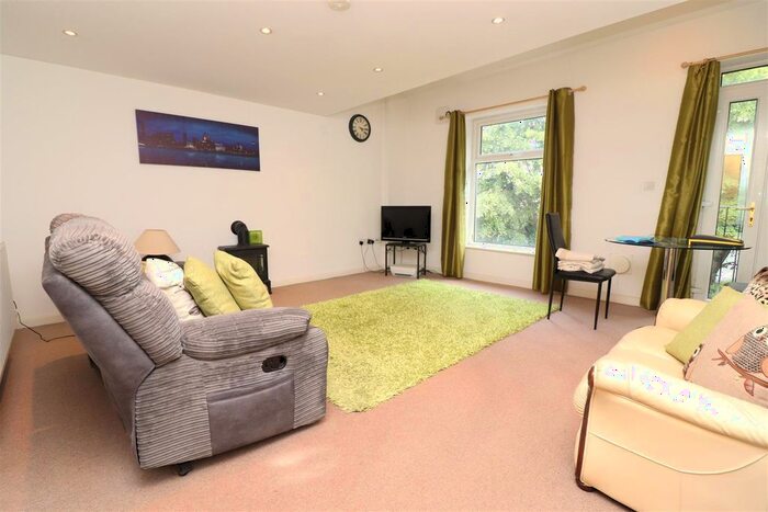 1 Bedroom Flat To Rent In Radfield Avenue, Darwen, Lancashire, BB3