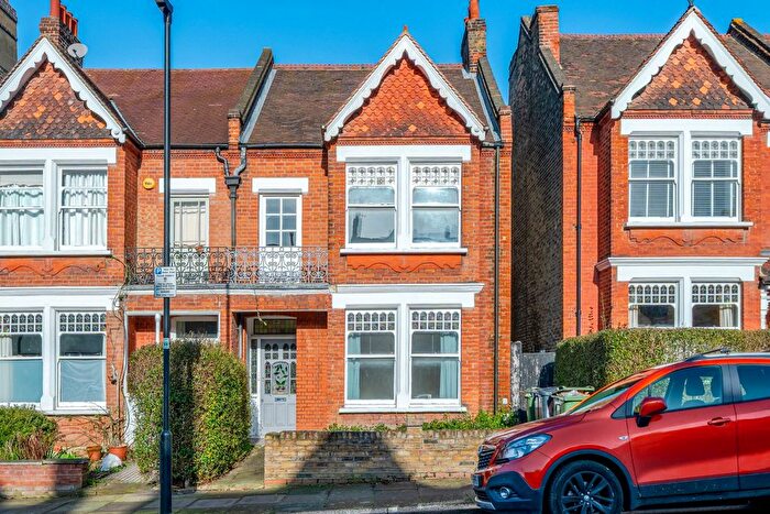 4 Bedroom Semi Detached House For Sale In Stanthorpe Road, Streatham, London, SW16