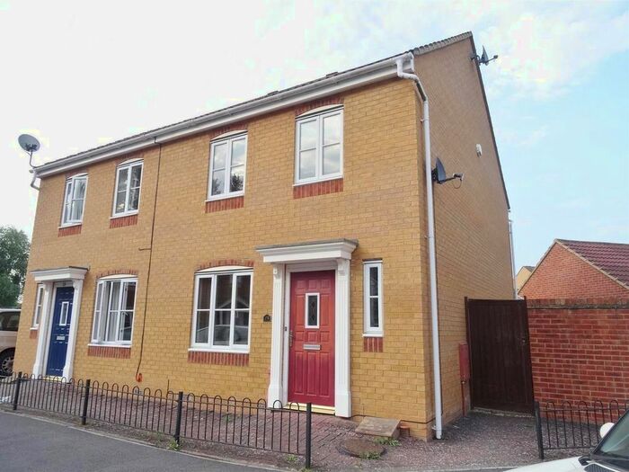 3 Bedroom Semi-Detached House To Rent In Avill Crescent, Taunton, TA1
