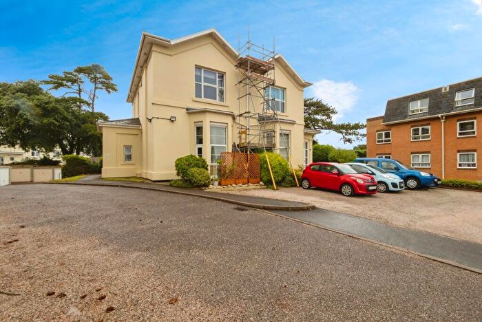 1 Bedroom Flat For Sale In East Cliff Road, Dawlish, Devon, EX7