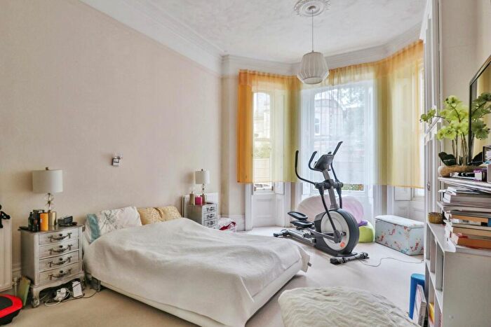 3 Bedroom Flat For Sale In Wimborne Road, Bournemouth, Dorset, BH2