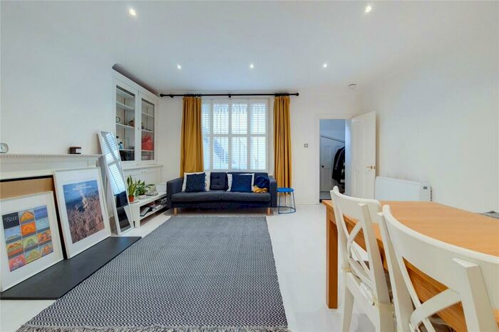 2 Bedroom Flat To Rent In Colosseum Terrace, London, NW1