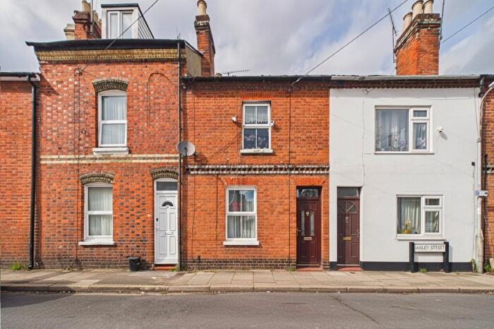 3 Bedroom Terraced House For Sale In Stanley Street, Reading, Berkshire, RG1