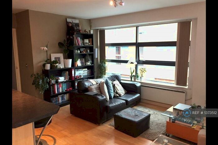 2 Bedroom Flat To Rent In Building, Manchester, M4