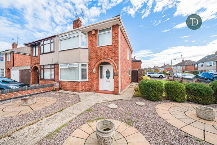 3 Bedroom Semi-Detached House For Sale In Maple Grove, Whitby, Ellesmere Port, CH66