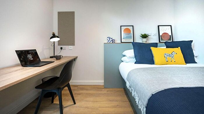 1 Bedroom Flat To Rent In Alfreton Road, Nottingham, NG7