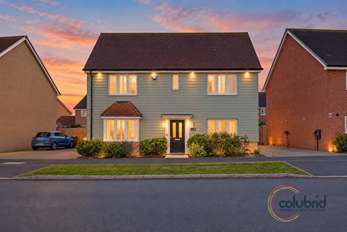 4 Bedroom Detached House For Sale In Athelstan Crescent, Rochford, SS4