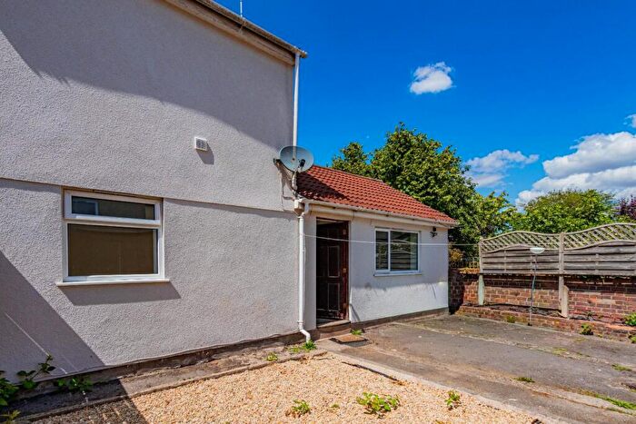 2 Bedroom Coach House To Rent In Brynland Avenue, Bristol, BS7