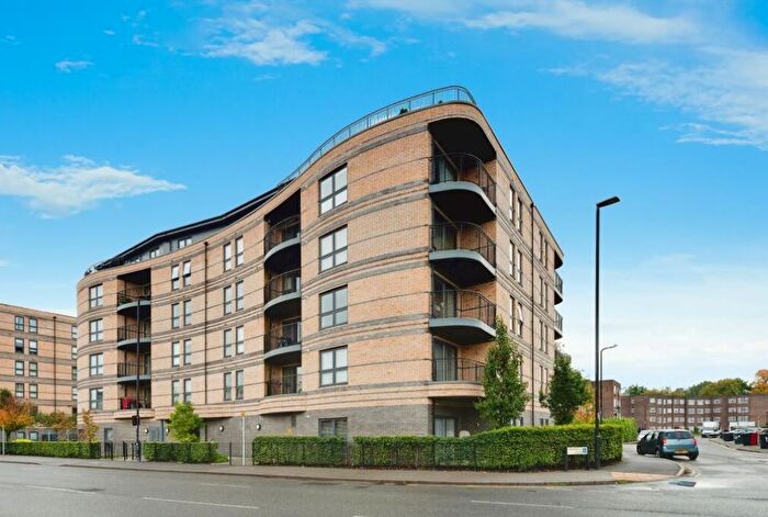 2 Bedroom Flat To Rent In Windsor Road, Slough, SL1