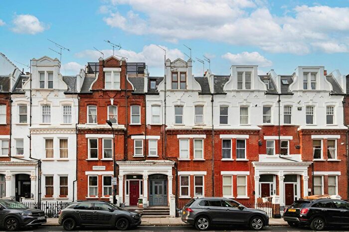 2 Bedroom Flat To Rent In Gledstanes Road, London, W14