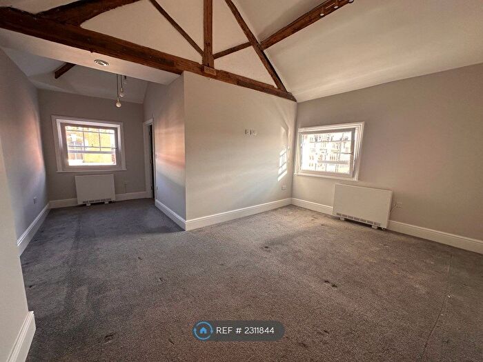 2 Bedroom Flat To Rent In Shaw Street, Worcester, WR1