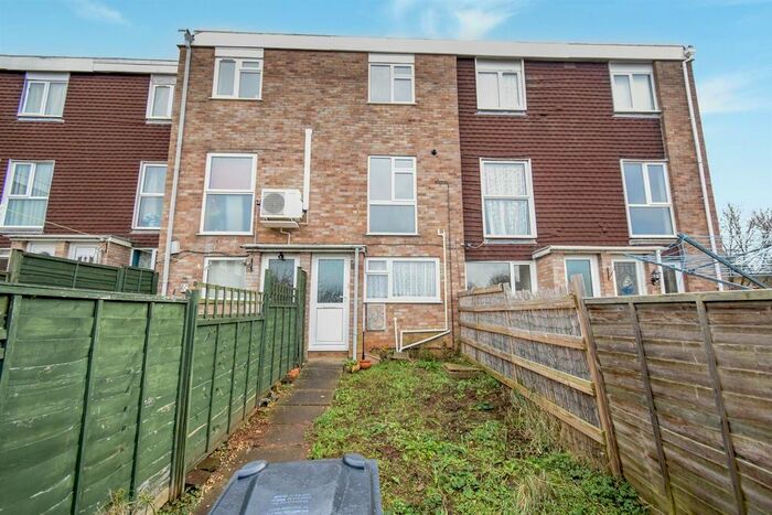 2 Bedroom Maisonette To Rent In Malvern Drive, Warmley, Bristol, BS30