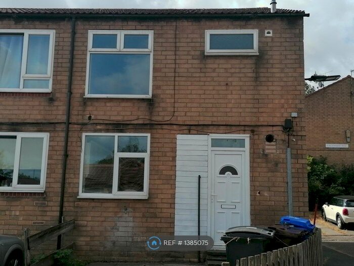 3 Bedroom End Of Terrace House To Rent In Birchwood Rise, Sheffield, S20