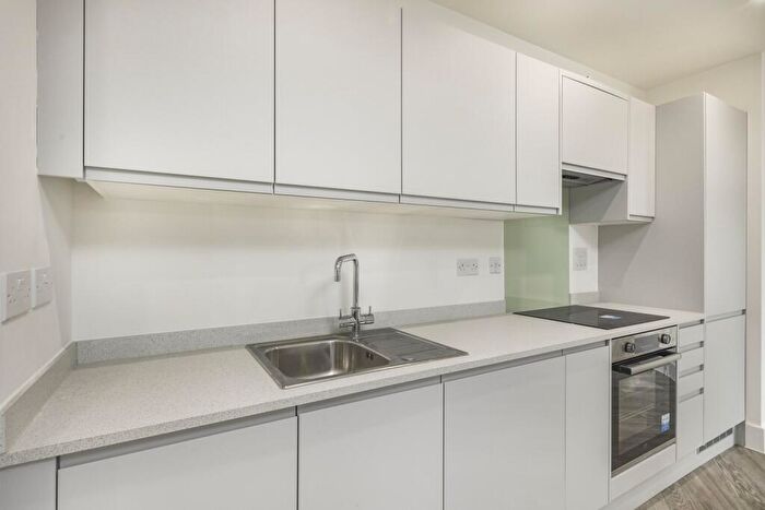 1 Bedroom Flat To Rent In Medway Street Chatham, ME4