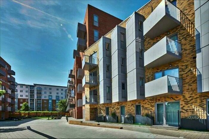 1 Bedroom Apartment To Rent In Steel House, The Metalworks, Petersfield Avenue, Slough, Berkshire, SL2