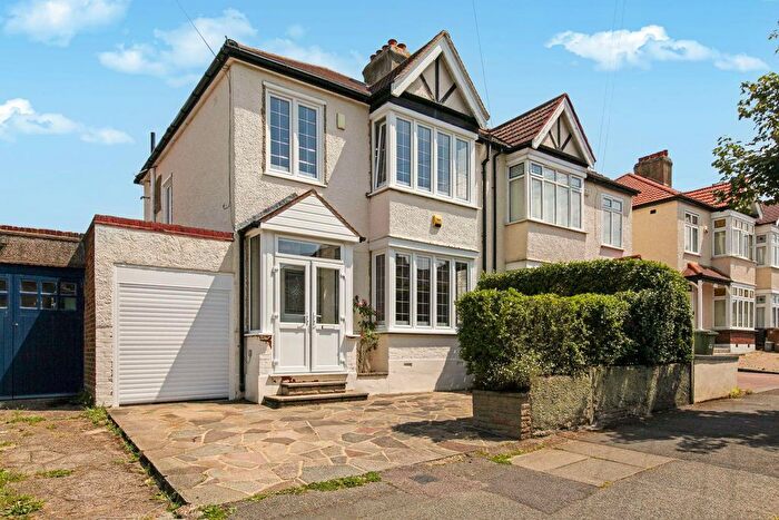 3 Bedroom Semi-Detached House For Sale In Harland Road, London, SE12