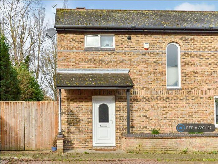 4 Bedroom Semi-Detached House To Rent In Shelsmore, Milton Keynes, MK14