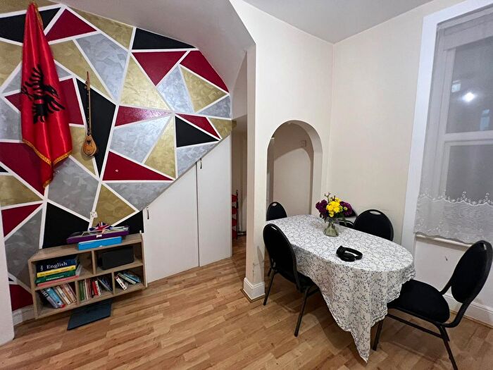 1 Bedroom Flat To Rent In Britannia Road, Ilford, IG1