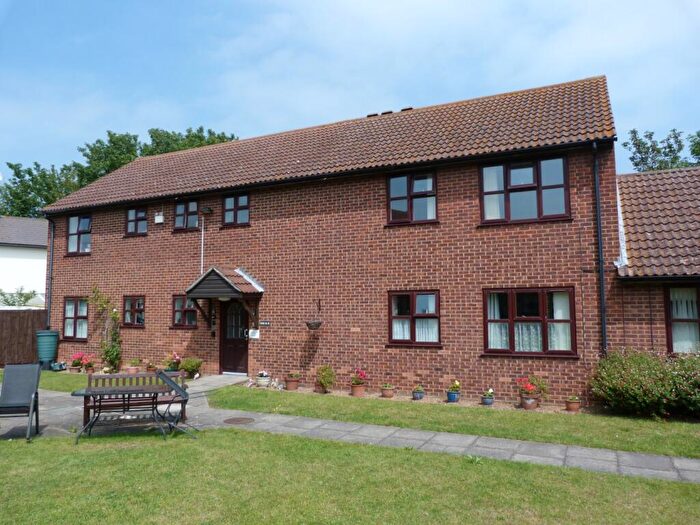 1 Bedroom Flat For Sale In Crampton Court, Grosvenor Road, Broadstairs, Kent, CT10