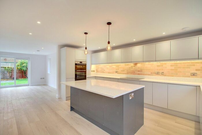 3 Bedroom Detached House To Rent In The Avenue, Park Estate, Haxby, York, YO32