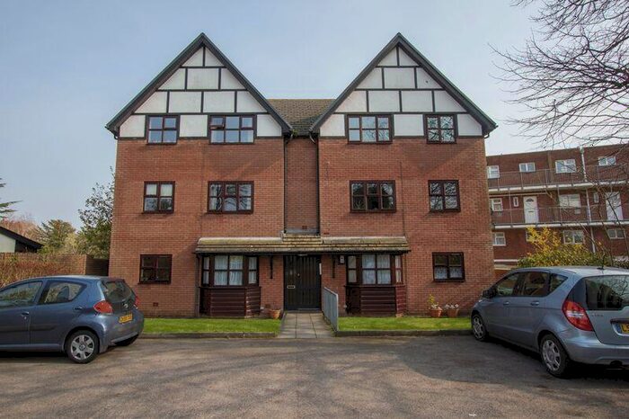2 Bedroom Flat To Rent In Salisbury Court, Salisbury Avenue, Penarth, CF64