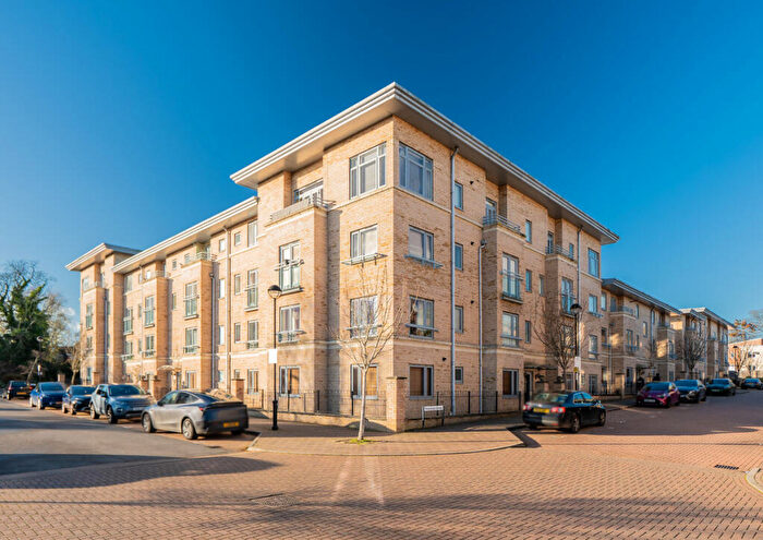 2 Bedroom Apartment For Sale In Robinson Street, Bletchley, Milton Keynes, MK3